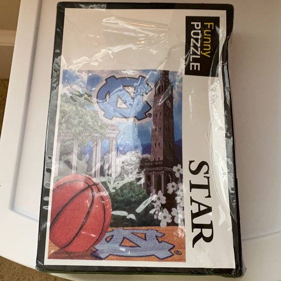 NEW UNC Tar Heels basketball 500 piece puzzle. Not opened.